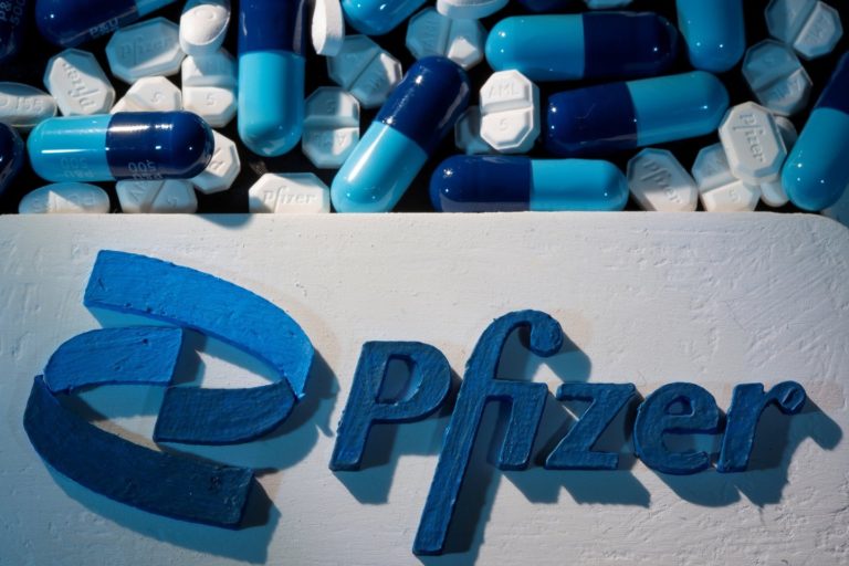 Pfizer anunció que su tratamiento antiviral oral redujo hospitalización y muerte por coronaviru en un 89%