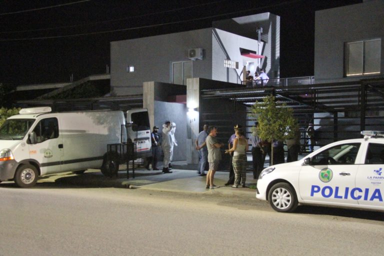 Hallan sin vida a una joven mujer en el interior de su vivienda