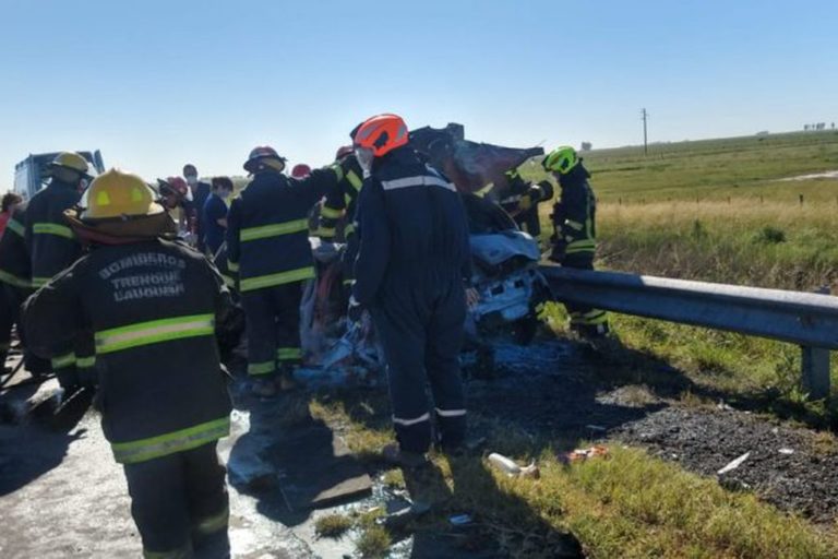 Cinco personas murieron en un choque frontal en la ruta 5, a la altura de Trenque Lauquen