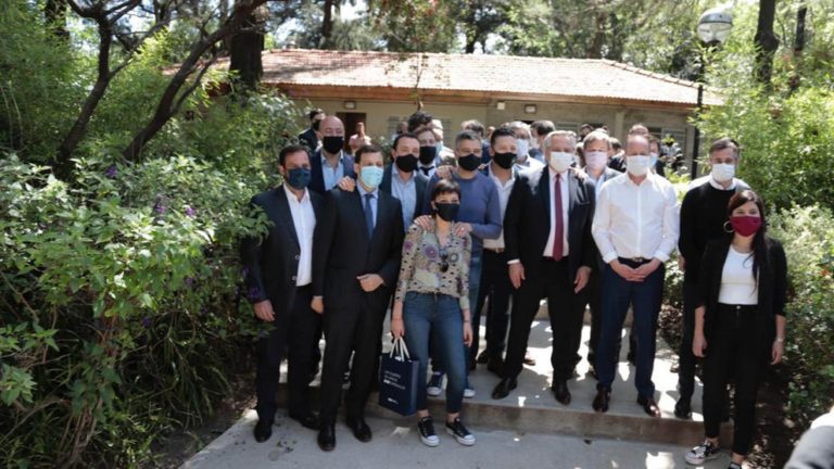 Alberto Fernández les agradeció a los intendentes por la campaña y se mostró abierto a apoyar las reelecciones