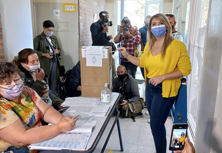 Votó la candidata a senadora Victoria Huala: “Tengo en claro cual es el modelo que nosotros representamos”