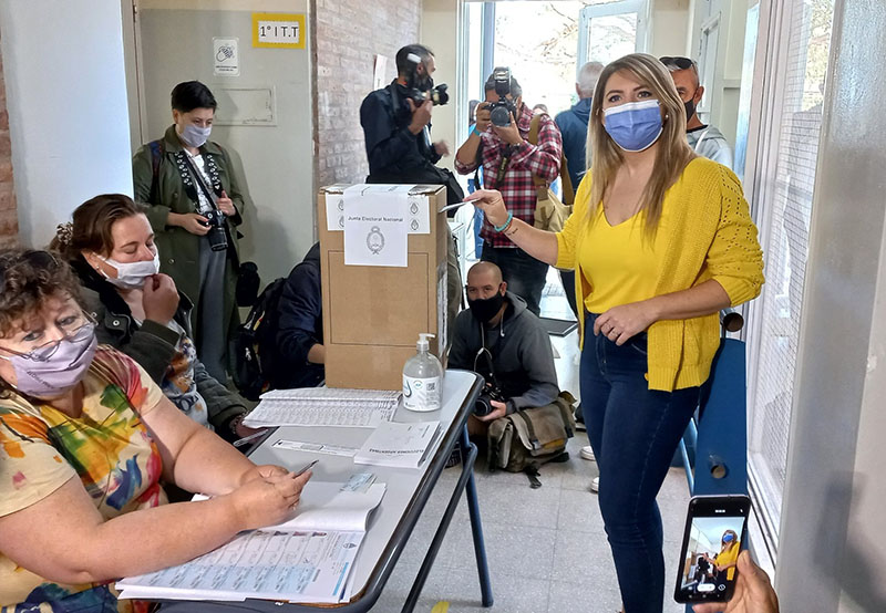 Votó la candidata a senadora Victoria Huala: “Tengo en claro cual es el modelo que nosotros representamos”
