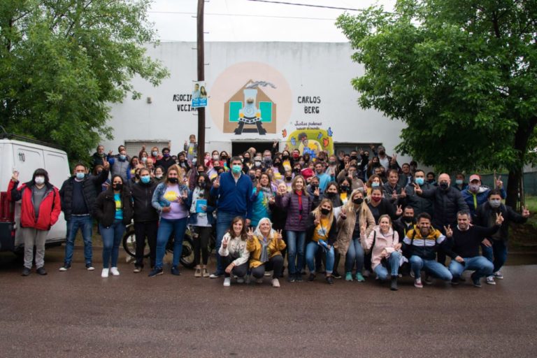 Candidatos del Frente de Todos recorrieron el barrio Carlos Berg: “Fomentar el empleo privado es fundamental para La Pampa” aseguró Bensusán