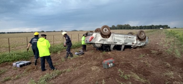 Una camioneta volcó en la Ruta Nacional 35 a pocos kilómetros de Realicó