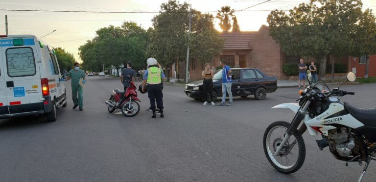 Choque en calle 106 y 7: Un adolescente de 16 años fue hospitalizado con lesiones leves