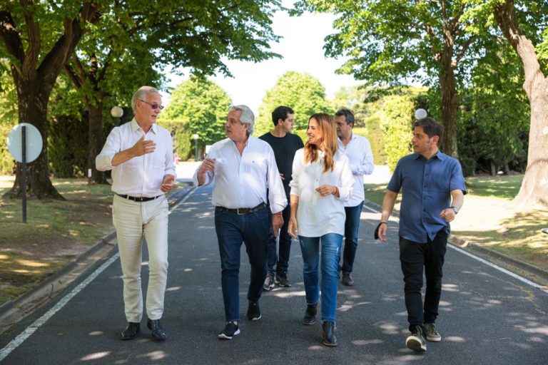 Alberto Fernández recibió a dirigentes y candidatos del Frente de Todos en la residencia de Olivos