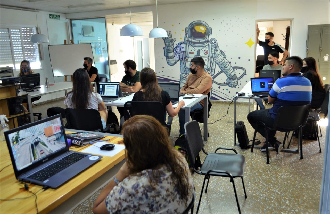 Comenzó el curso inicial de Desarrollo Full Stack en General Pico