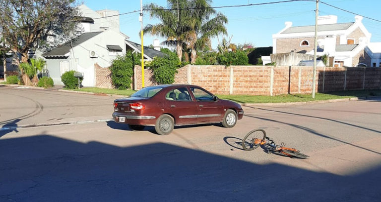Automovilista chocó a niña de 13 años que circulaba en contramano