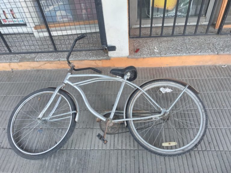 Robó una bicicleta en la madrugada de ayer y fue detenido por la policía