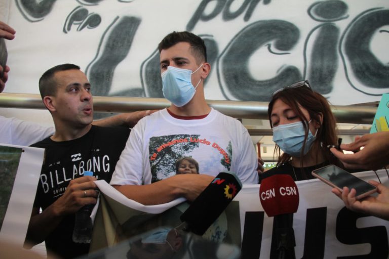 El pedido de Christian Dupuy durante la marcha en Tribunales: “Sean pacíficos, la violencia se llevó a mi hijo y nos hace mal”