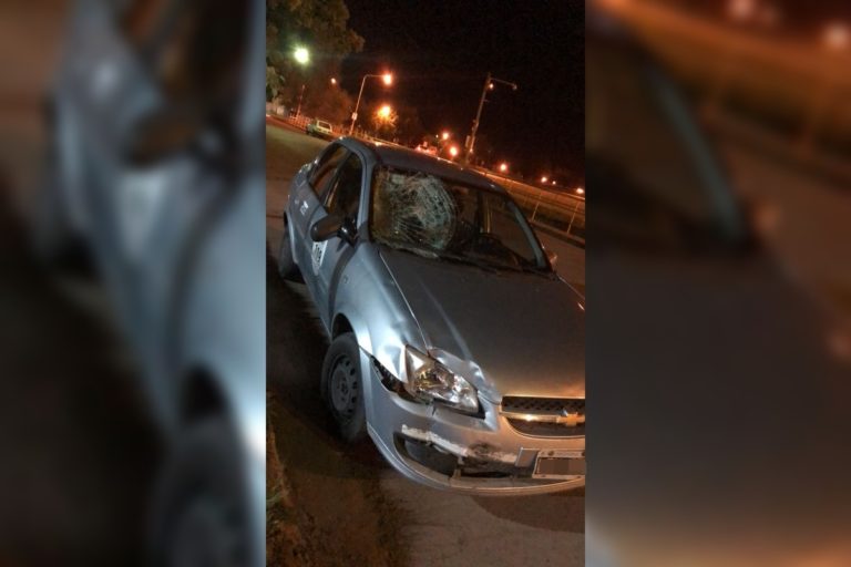Accidente en la madrugada dejó una mujer con graves lesiones