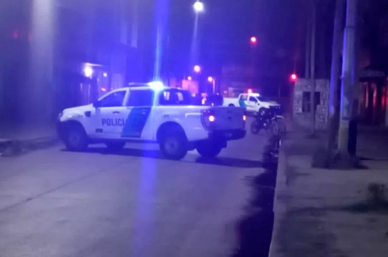 Una oficial de policía mató a un “motochorro” que intentó asaltar a dos personas en González Catán
