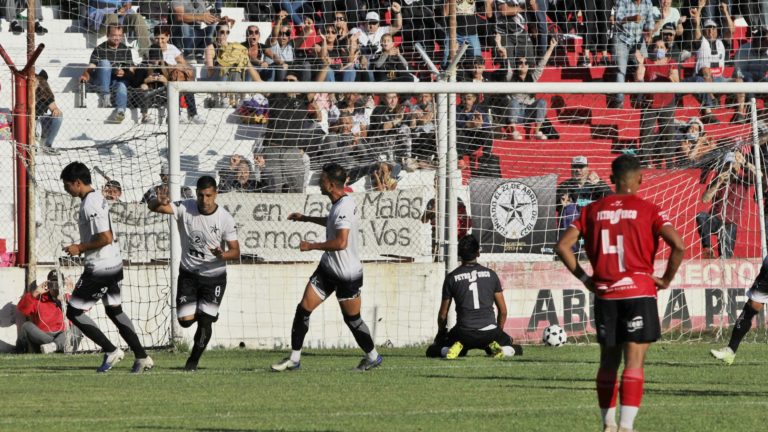 Liga Pampeana: Rácing de Castex se hizo fuerte en el “Nuevo Pacaembú” y se llevó una victoria significativa