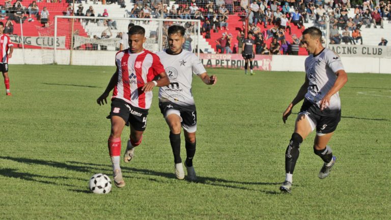 Torneo Regional Amateur: los dos partidos jugados anoche terminaron igualados