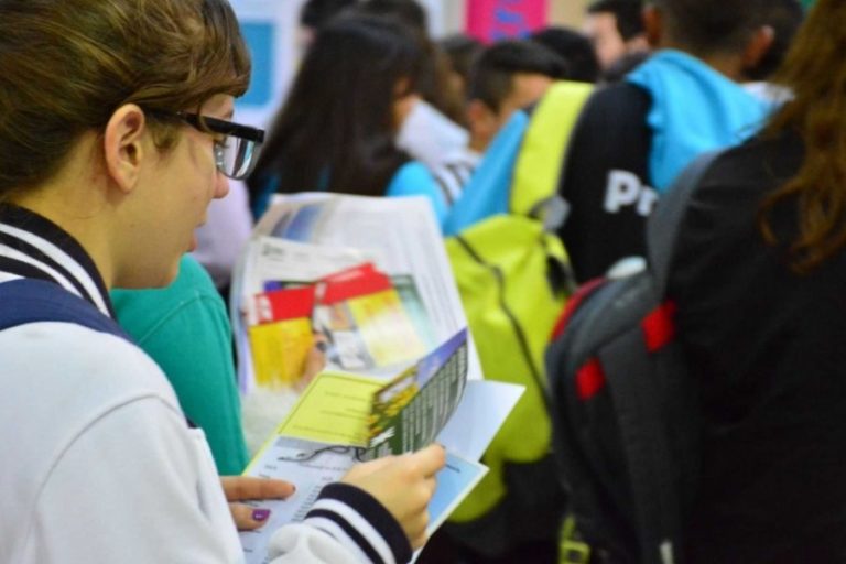 Hoy se desarrollará la feria de oficios y carreras universitarias “Proyectá tu Futuro” en barrio Federal