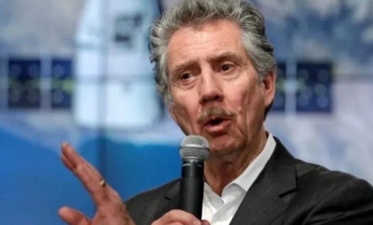 Ofrecía 1 millón de dólares al que le respondiera una pregunta y 29 lograron hacerlo