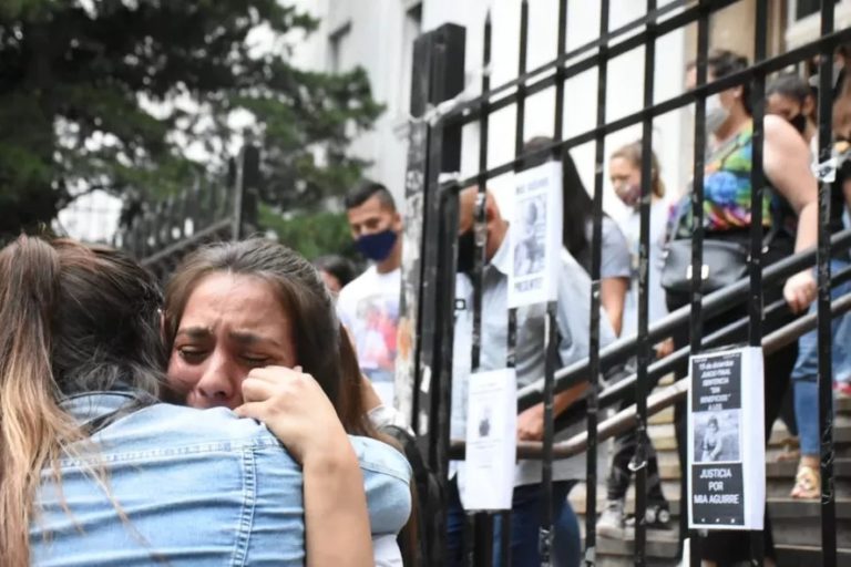 Condenaron a una pareja que abusó y mató a golpes a su hija de 3 años en La Plata