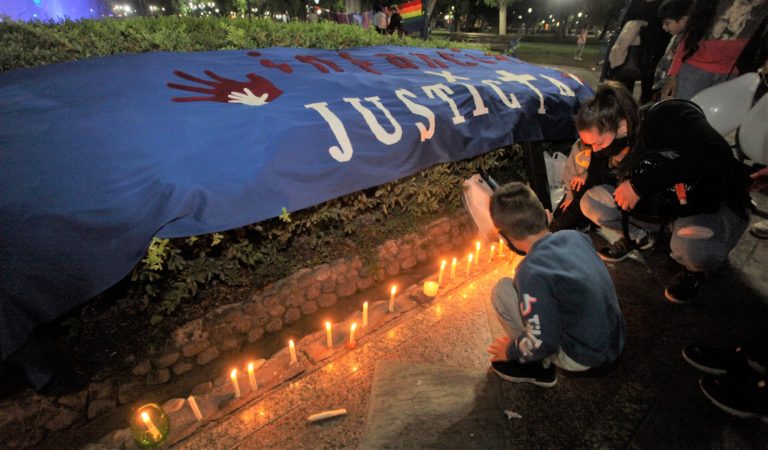 “Velas y globos blancos” | Distintas plazas del país se unieron en un sólo grito: #JusticiaPorLucio