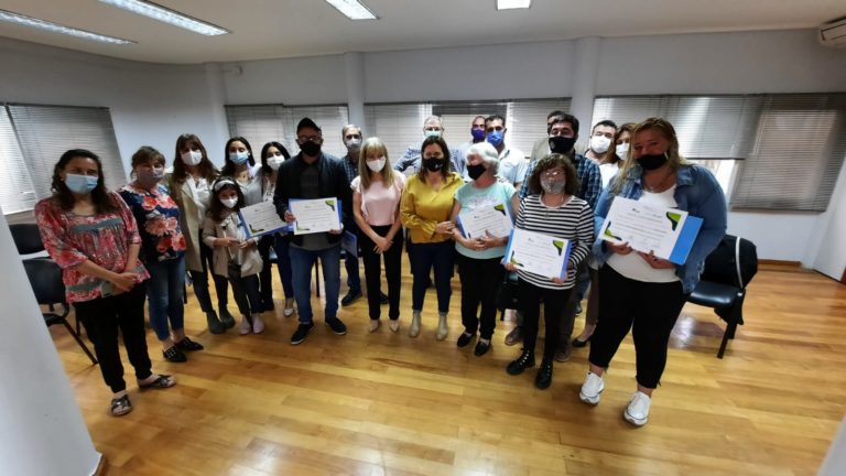 Entregaron certificados de capacitaciones de Desarrollo Social