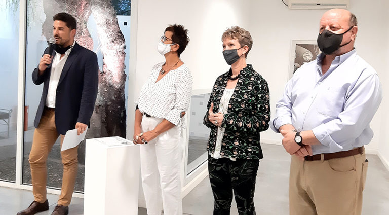 Emotiva entrega de premios durante la inauguración del 10° Salón Nacional de Artes Visuales
