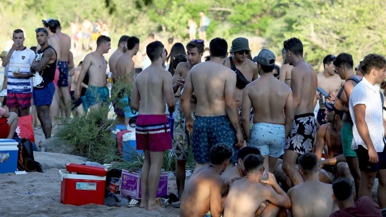 Córdoba vuelve a las restricciones y suspende los eventos masivos