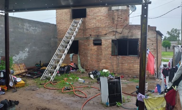 La Maruja: Una mujer con cuatro hijos sufrió un incendio de vivienda con pérdidas totales