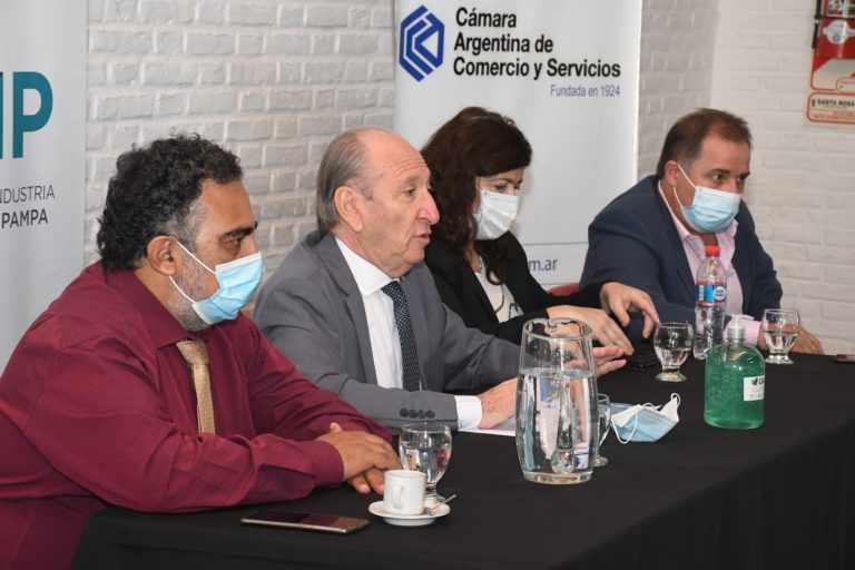 El Gobierno busca que los 15 mil pampeanos que no se vacunaron lo hagan con la puesta en marcha del “pase sanitario”