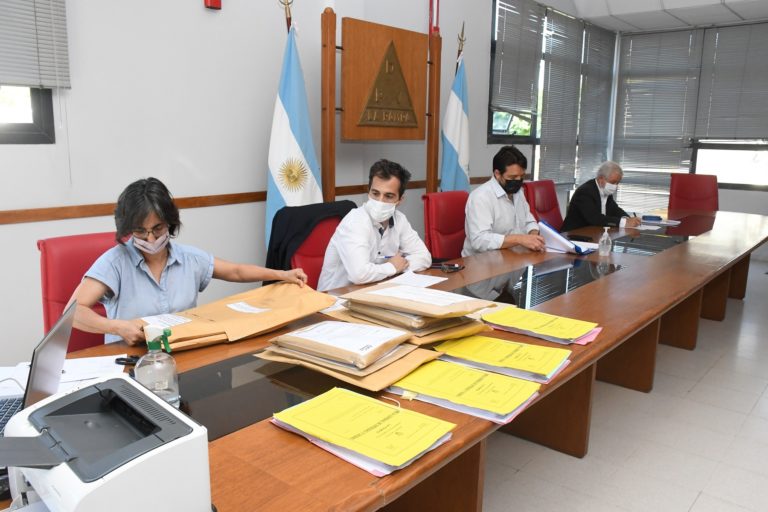 Licitaron cuatro obras viales referentes a iluminación de accesos y repavimentación