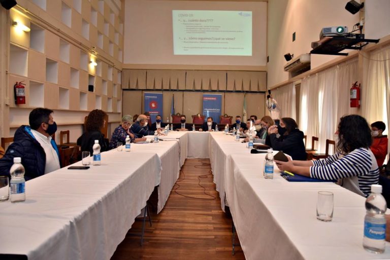 El Gobierno pampeano recibe a los gremios y define el último aumento del año