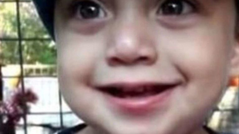 Una pareja de argentinos torturó y mató a golpes a su hijo de tres años en Brasil