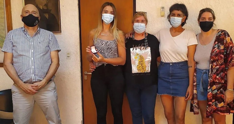 Entregaron un reconocimiento a la voleibolista trenelense Balbanera Ulla, la “panterita” que hizo podio en Colombia