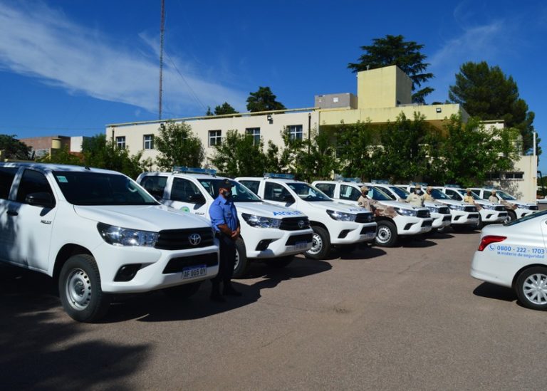 Más seguridad: Mañana será la entrega de los 30 vehículos y 20 motos a las Unidades Regionales de la policía pampeana