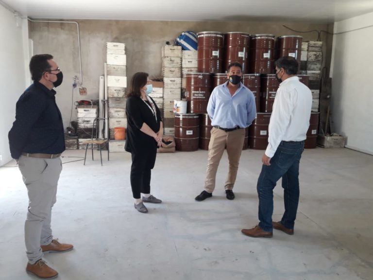 Entrega de créditos y recorrido a emprendimientos en Uriburu y Lonquimay