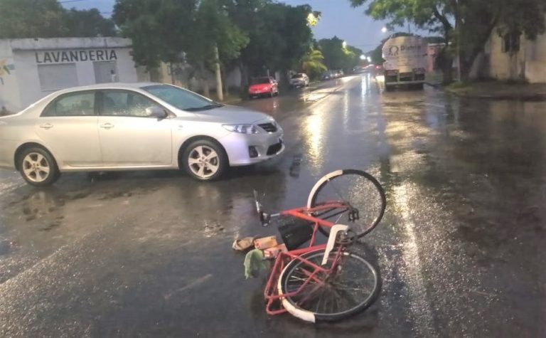 Un ciclista hospitalizado tras protagonizar accidente con un auto en barrio Energía y Progreso