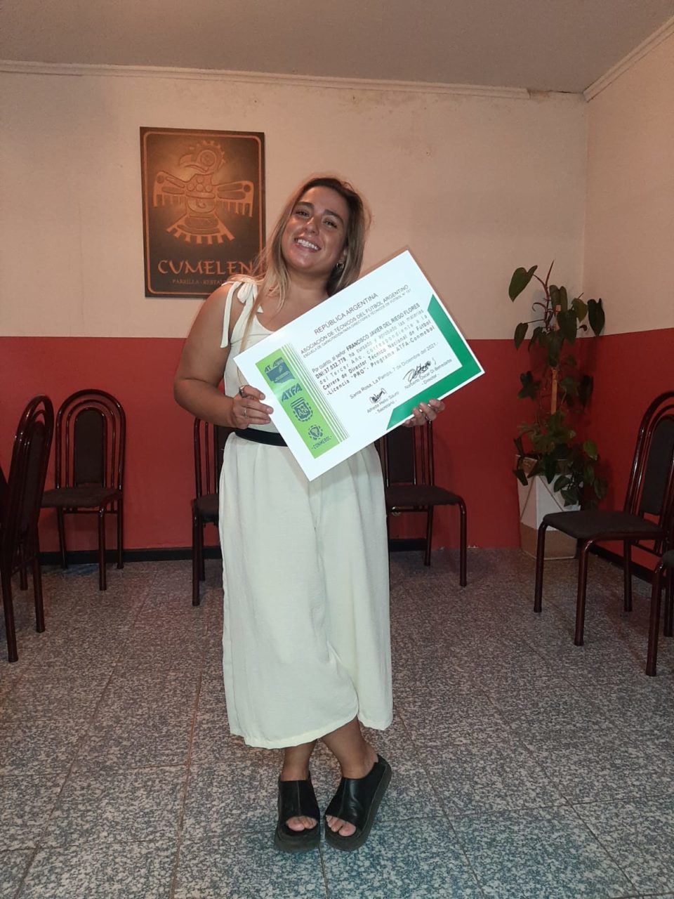 Carla Camerlinckx obtuvo su título nacional y es la primera Directora Técnica de fútbol en la ciudad de General Pico