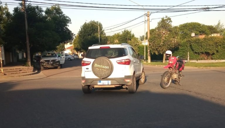 Choque en calle 31 y Avenida: Una mujer y una menor fueron hospitalizadas