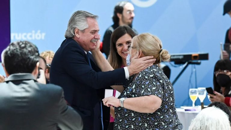 El Gobierno confirmó un bono de $ 8 mil para todos los jubilados que cobran la mínima