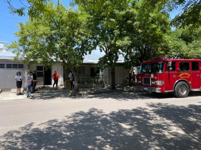 Bomberos acudió a un incendio de un galpón
