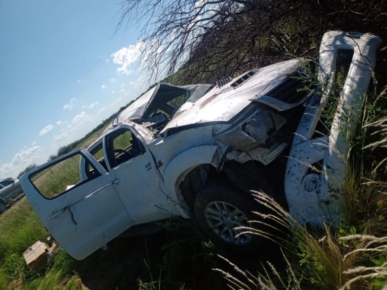 Volcó una camioneta con 5 ocupantes en cercanías de Telén