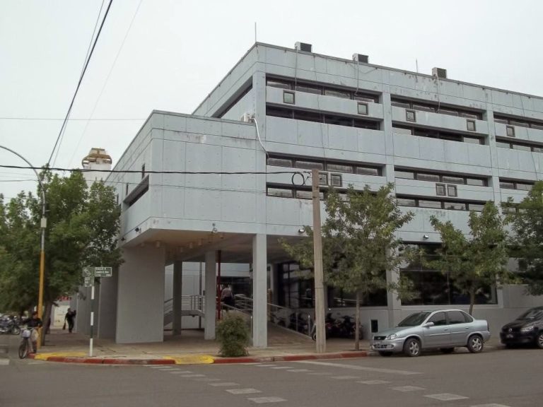 El juez Pagano condenó a un hombre que apuñaló a su hijo y que golpeó a su ex pareja