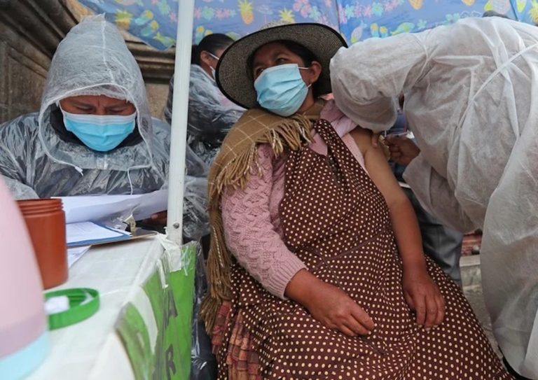 Argentina le donará un millón de vacunas contra el coronavirus a Bolivia