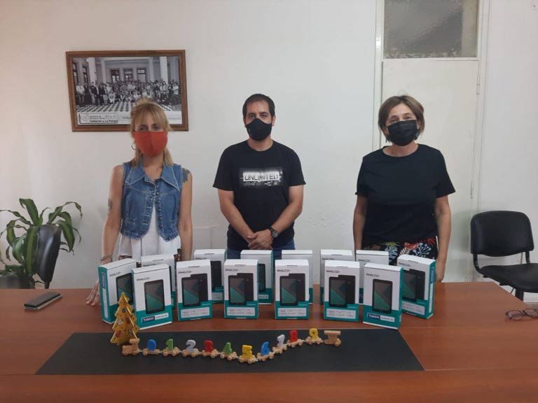 La Pampa: entregaron tablets a 49 niños y adolescentes alojados en dispositivos de cuidado residencial