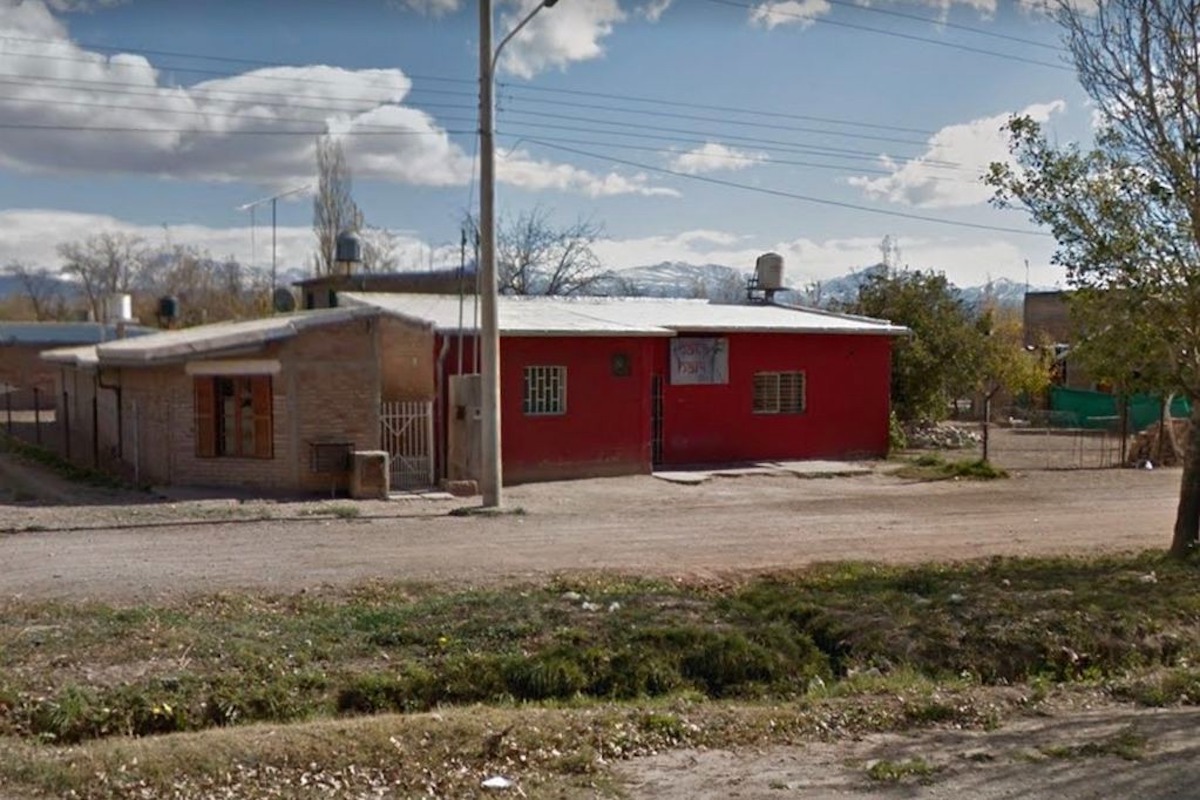 Detienen en Mendoza a dueña de un bar que les inyectaba siliconas a sus empleadas y las prostituía