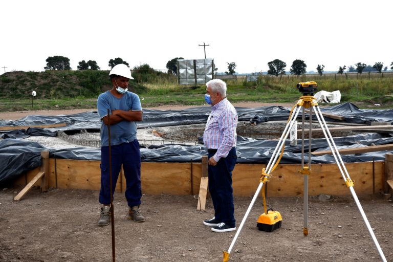 Funcionarios provinciales recorrieron estado de obras en Trenel