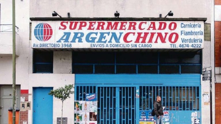 El dueño de un supermercado chino de Buenos Aires mató a un ladrón encapuchado: era su carnicero