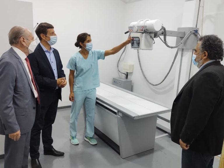 Entregaron un equipo de Rayos X de última generación al hospital de Bernasconi