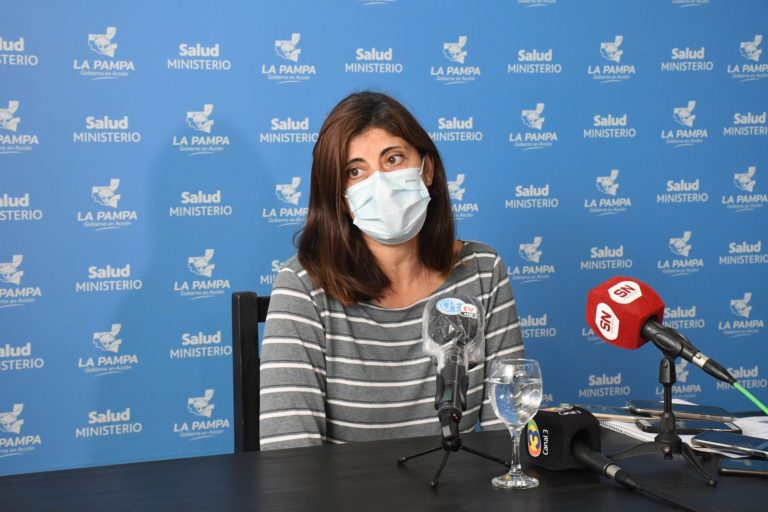 COVID-19: Ana Bertone confirmó que “en breve se están planificando los refuerzos para niños y adolescentes” de cara al inicio de clases
