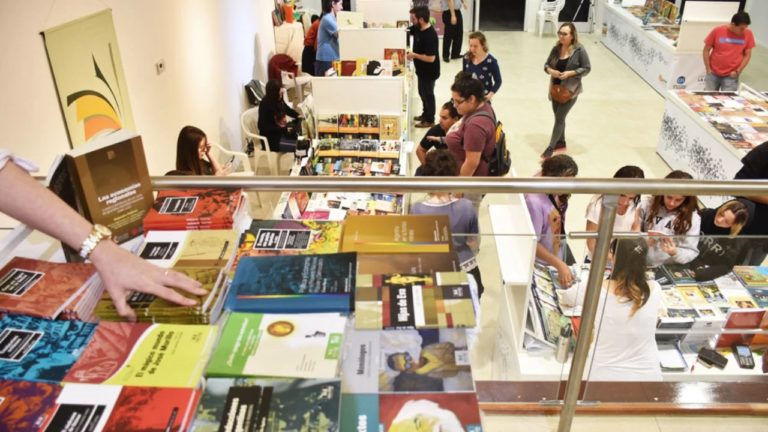 Mirá como podes descargar de forma libre y gratuita los libros de la editorial de la UNLPam