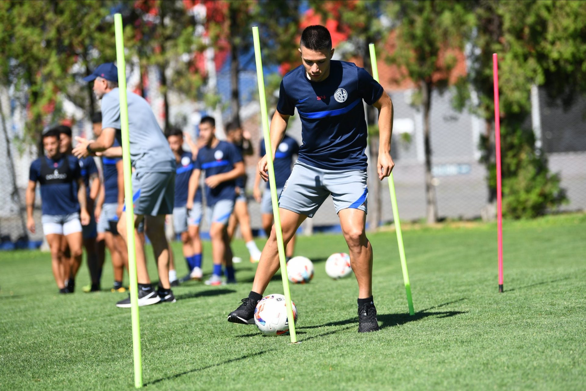 Pedro Troglio destacó al piquense Julián Palacios: “Hay jugadores con un futuro enorme”