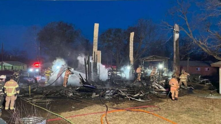 Un nene de 2 años de Estados Unidos salvó a su familia de un incendio: los padres tenían COVID-19 y estaban sin olfato